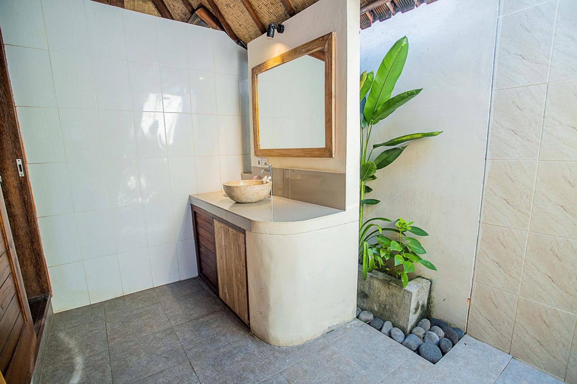 Hotel The Parnas Nusa Lembongan Exterior foto