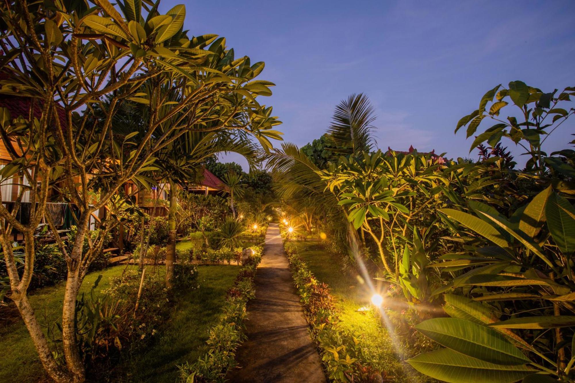 Hotel The Parnas Nusa Lembongan Exterior foto